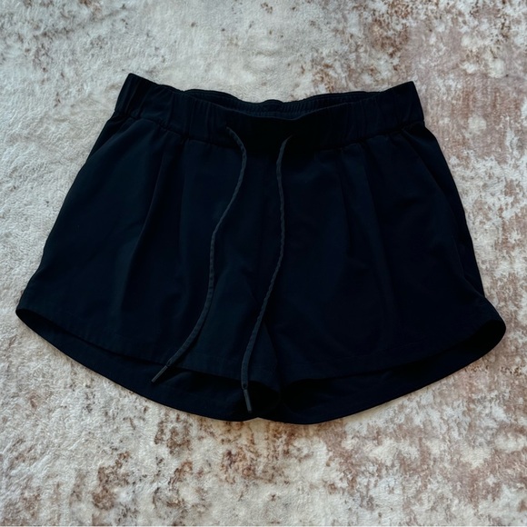 Lululemon Stroll at Sundown Short 3" - Picture 2 of 5